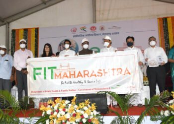 Cabinet Minister of Tourism and Environment Aditya Thackeray, Shri Rajesh Tope Health Minister, Deputy Chief Minister Ajit Pawar, Amit Deshmukh Cultural Minister and Dr Sunita Dube launch Balloon Festival & Fit Maharashtra at Gateway of India