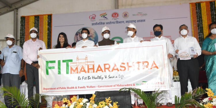 Cabinet Minister of Tourism and Environment Aditya Thackeray, Shri Rajesh Tope Health Minister, Deputy Chief Minister Ajit Pawar, Amit Deshmukh Cultural Minister and Dr Sunita Dube launch Balloon Festival & Fit Maharashtra at Gateway of India