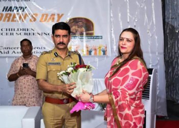 Mumbai joint commissioner of police, Vishwas Nangare Patil attended the Children’s day charity event organized by Nidarshana Gowani of Kamala Trust